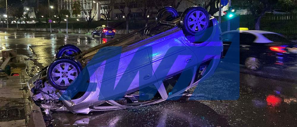 Τροχαίο ατύχημα στη Θεσσαλονίκη – ΙΧ ανετράπη στο κέντρο της πόλης