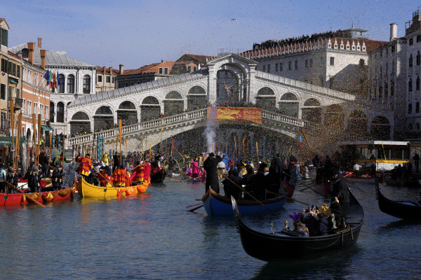 Καρναβάλι Βενετίας: Αφιερωμένο στην Αρχαία Ελλάδα και τους Ολυμπιακούς Αγώνες (Βίντεο)