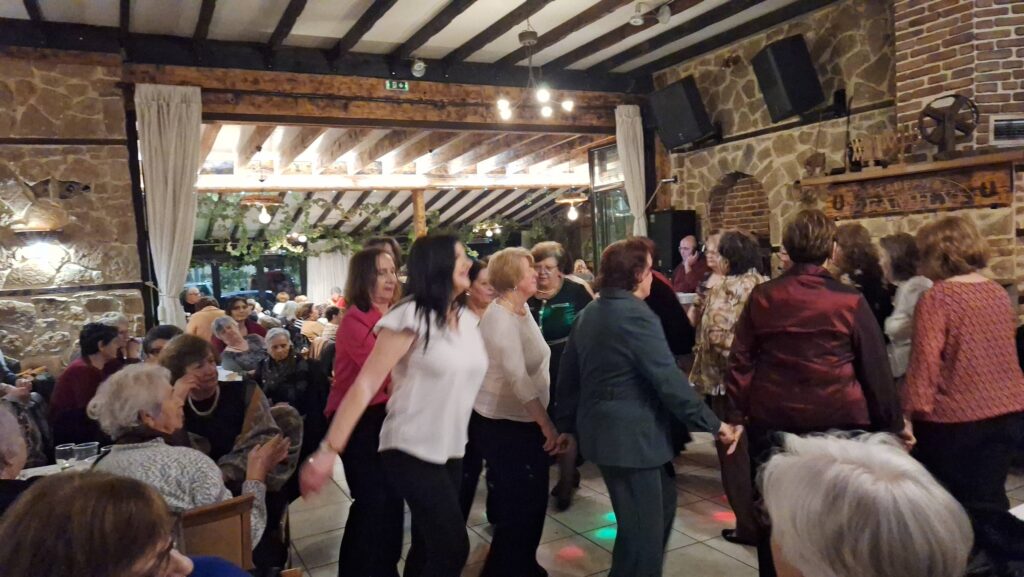 Κοπή βασιλόπιτας και γλέντι του ΚΑΠΗ Καστοριάς (φωτογραφίες – βίντεο)