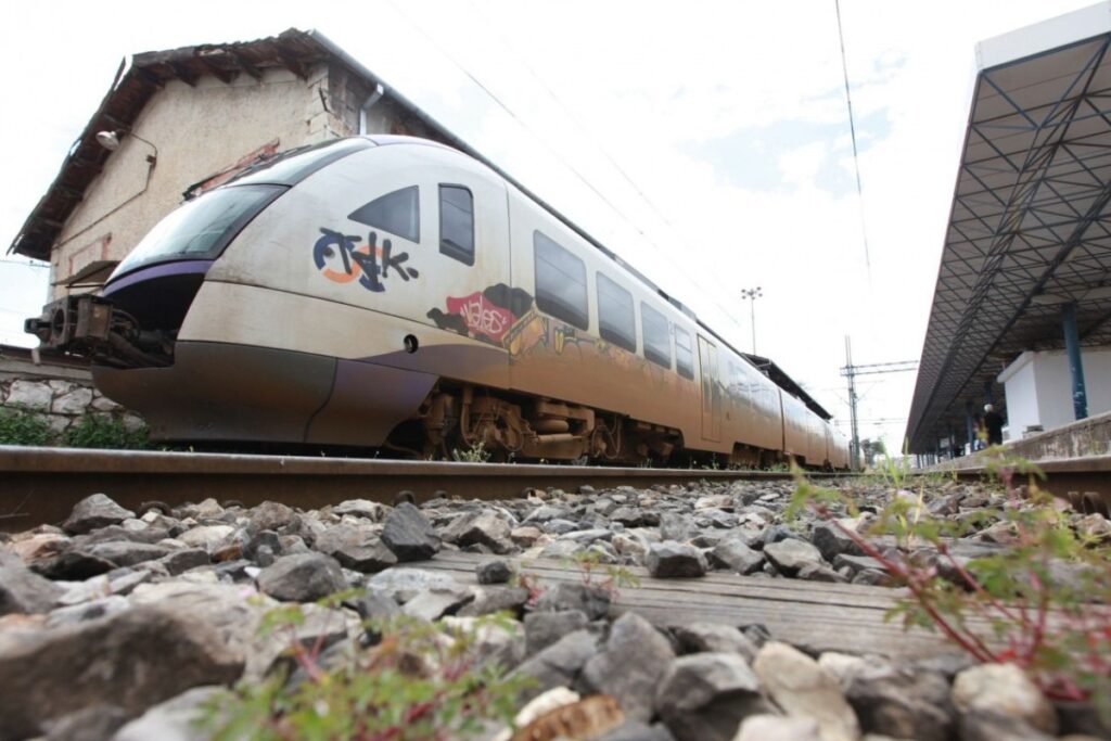 Πυρκαγιά στα τρένα: Διακόπηκε η κυκλοφορία στο τμήμα Σίνδος – Θεσσαλονίκη