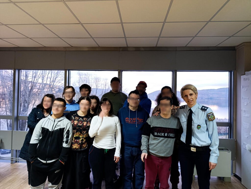 Αξιωματικός της Διεύθυνσης Αστυνομίας Καστοριάς πραγματοποίησε επίσκεψη στο Κέντρο Διημέρευσης και Ημερήσιας Φροντίδας (ΚΔΗΦ) Καστοριάς «ΕΥΗΜΕΡΙΑ»