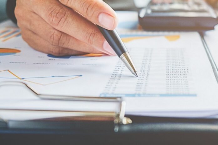 cooperation-analyst-chart-professional-paper-econom7