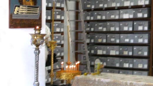 Τρισάγιο στο οστεοφυλάκιο Καστοριάς ενόψει του Ψυχοσάββατου