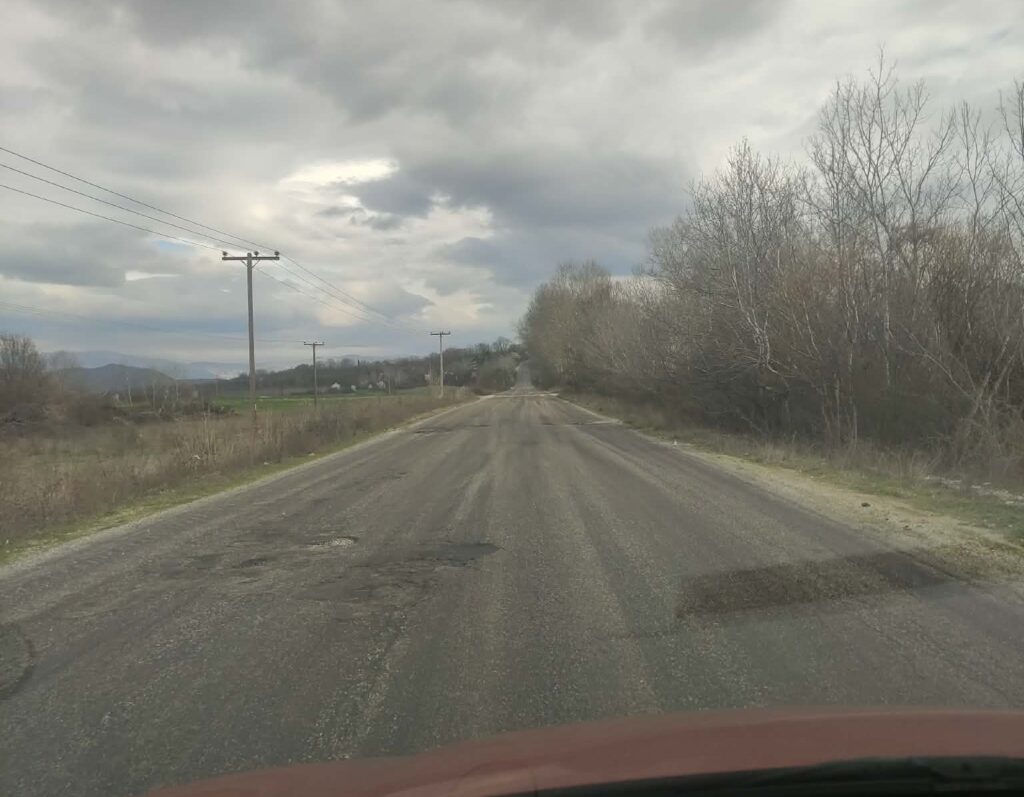 ΣΥΜΒΑΙΝΕΙ ΤΩΡΑ: Ξεκίνησαν οι εργασίες ασφαλτόστρωσης στον οδικό άξονα Χιλιοδένδρου – Μεσοποταμίας