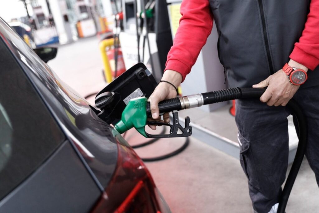 Fuel Pass: «Πρεμιέρα» σήμερα για την πλατφόρμα ‑ Οι δικαιούχοι, τα ποσά και η διαδικασία