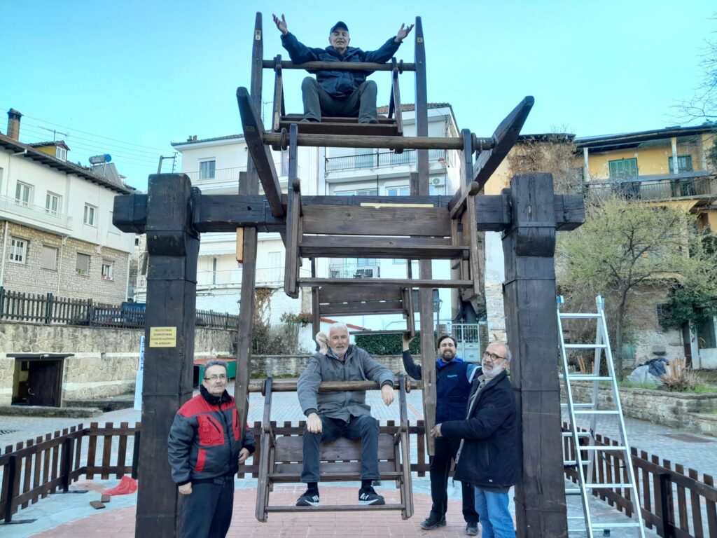 Στήθηκε η Ροδάνη στο Απόζαρι (φωτογραφίες -βίντεο)