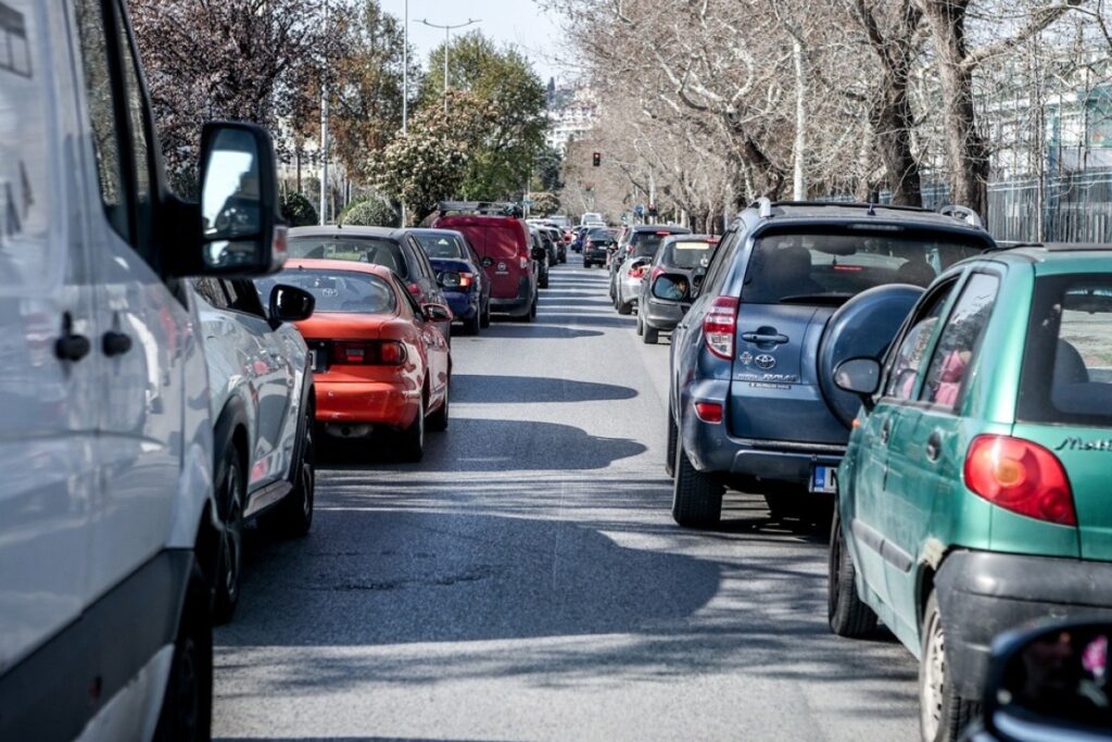 Απίστευτη απάτη στη Θεσσαλονίκη: Δείτε πως ένας 38χρονος έβγαζε χρήματα από τις θέσεις πάρκινγκ