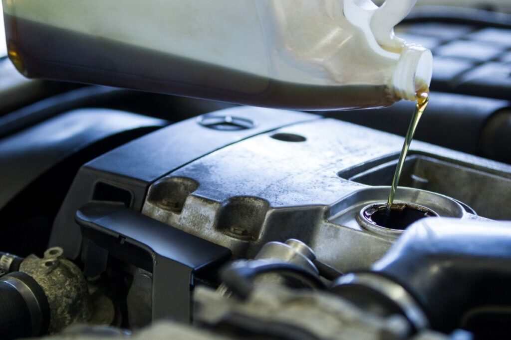 Τιμές καυσίμων: Ανάσα μετά τη «βουτιά» του πετρελαίου ‑ Πότε θα φανεί η μείωση στις αντλίες