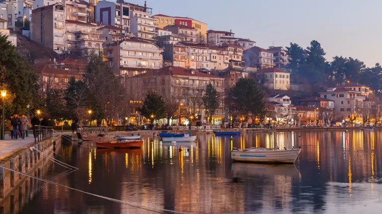 Τουρισμός: Η Καστοριά χάνει τα «ασημικά» της!
