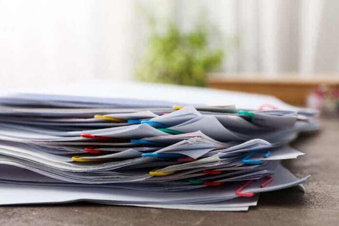 concept-different-office-accessories-paper-with-clip.93540a