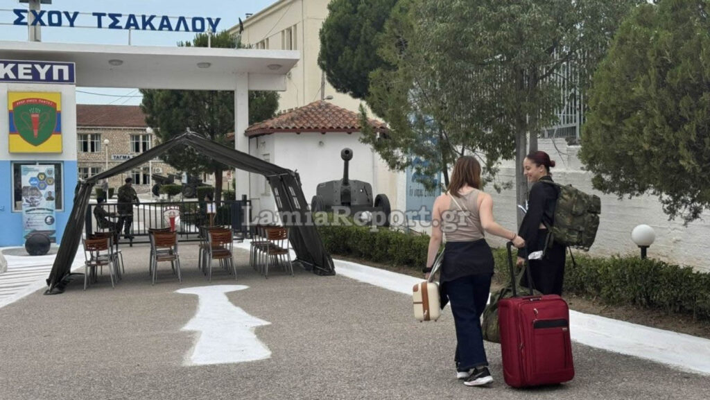 Παρουσιάστηκαν οι πρώτες γυναίκες στον στρατό (εικόνες & βίντεο)